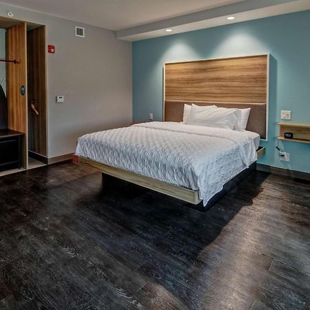 Tru By Hilton Roanoke Hollins Hotel Екстериор снимка
