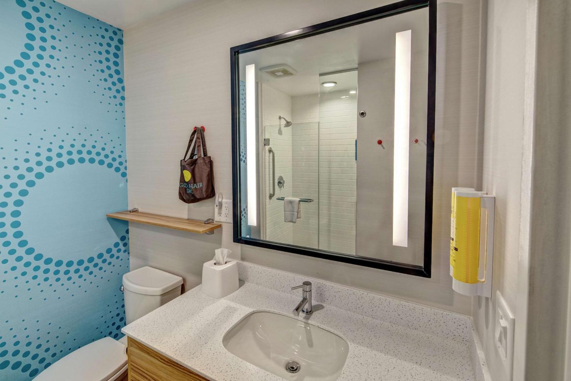 Tru By Hilton Roanoke Hollins Hotel Екстериор снимка