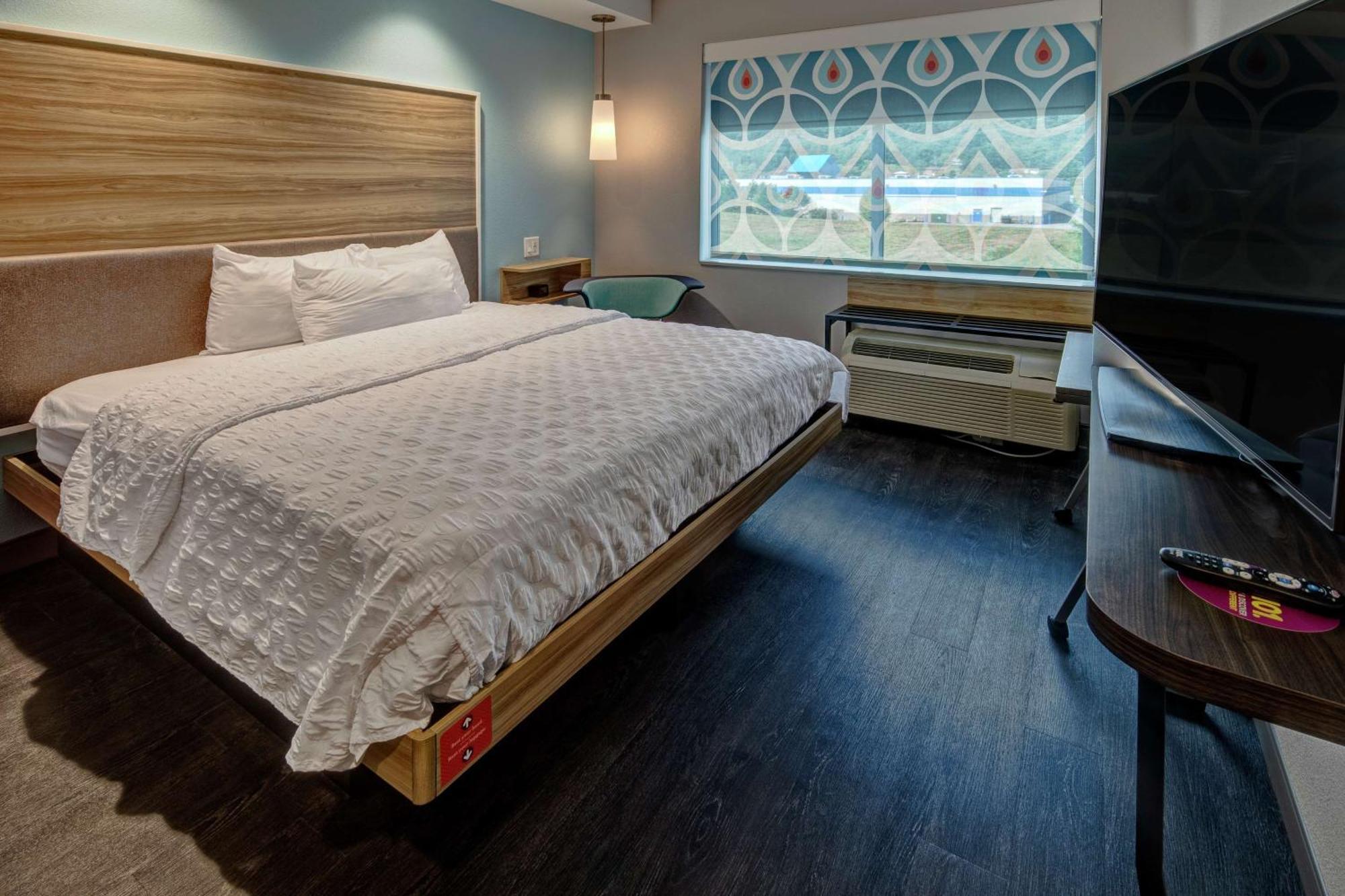 Tru By Hilton Roanoke Hollins Hotel Екстериор снимка