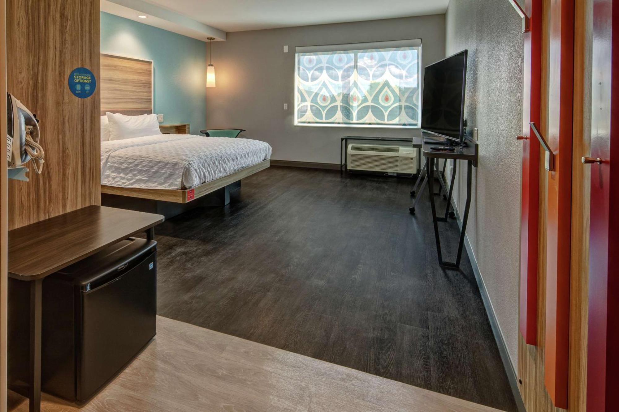 Tru By Hilton Roanoke Hollins Hotel Екстериор снимка