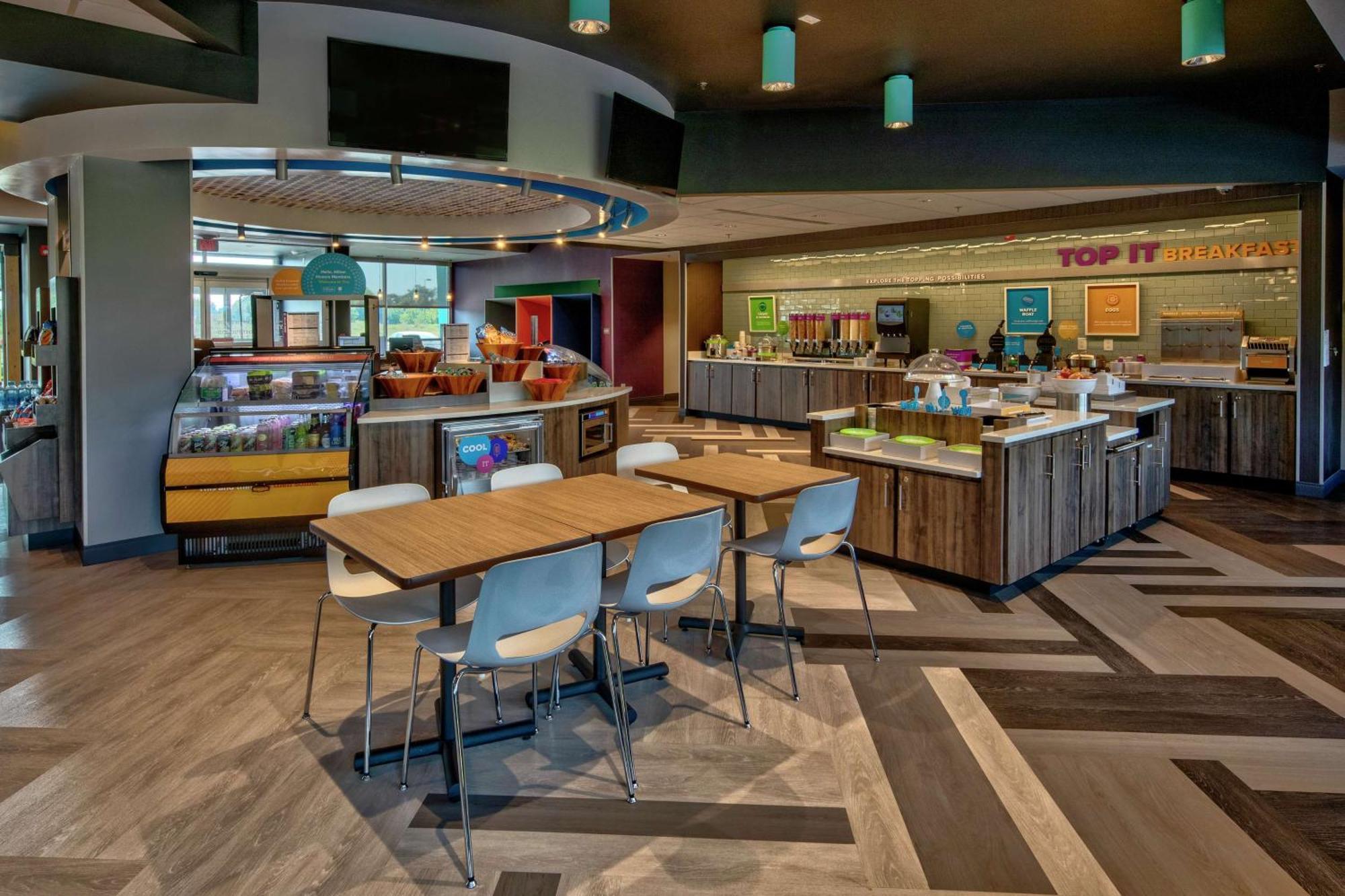 Tru By Hilton Roanoke Hollins Hotel Екстериор снимка