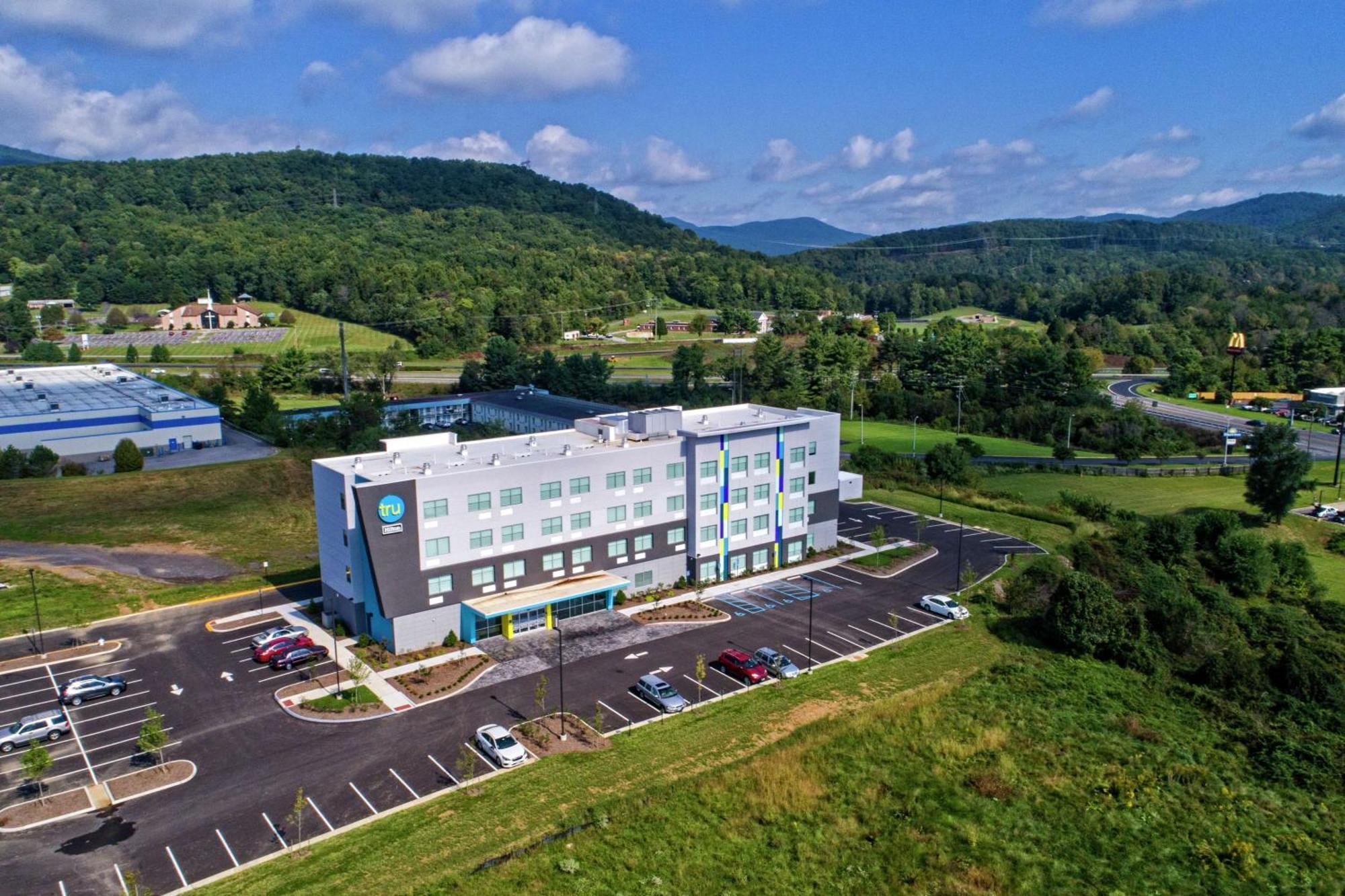 Tru By Hilton Roanoke Hollins Hotel Екстериор снимка